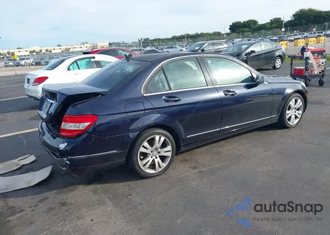 2010 Mercedes-Benz C 300 Luxury/Sport из США, поврежденный, VIN WDDGF5EB9AF463022